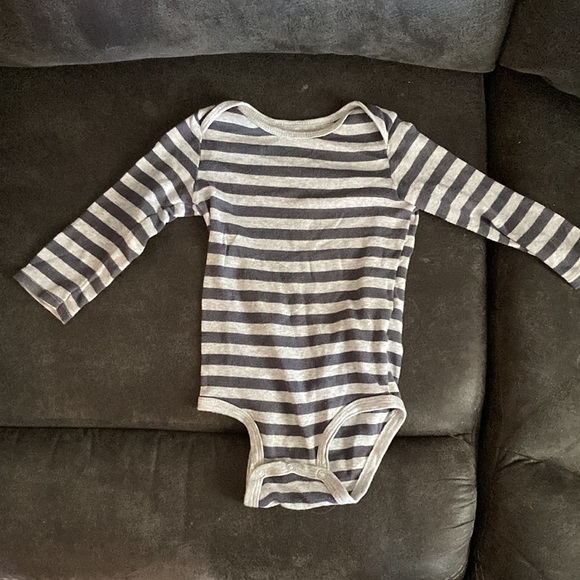 3 Shirt Bundle, Boys Long Sleeve Shirts 18m - Picture 2 of 4